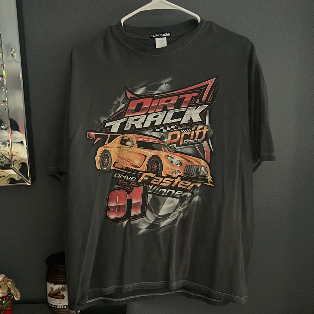 graphic tee